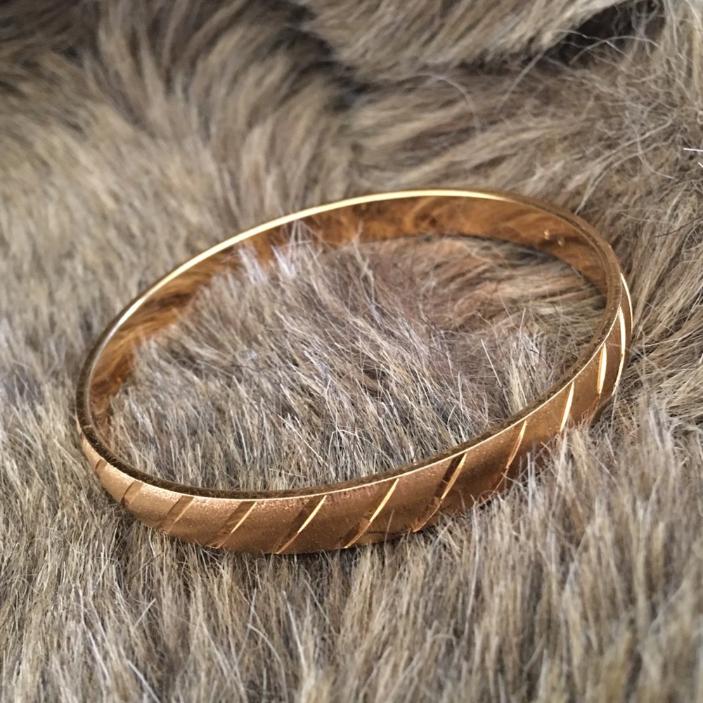 Vintage Monet gold Diamond cut bangle bracelet